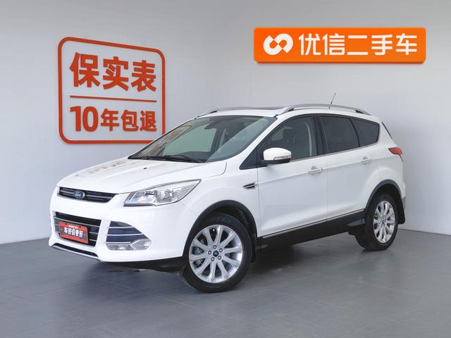 Ford Kuga 2015 года выпуска