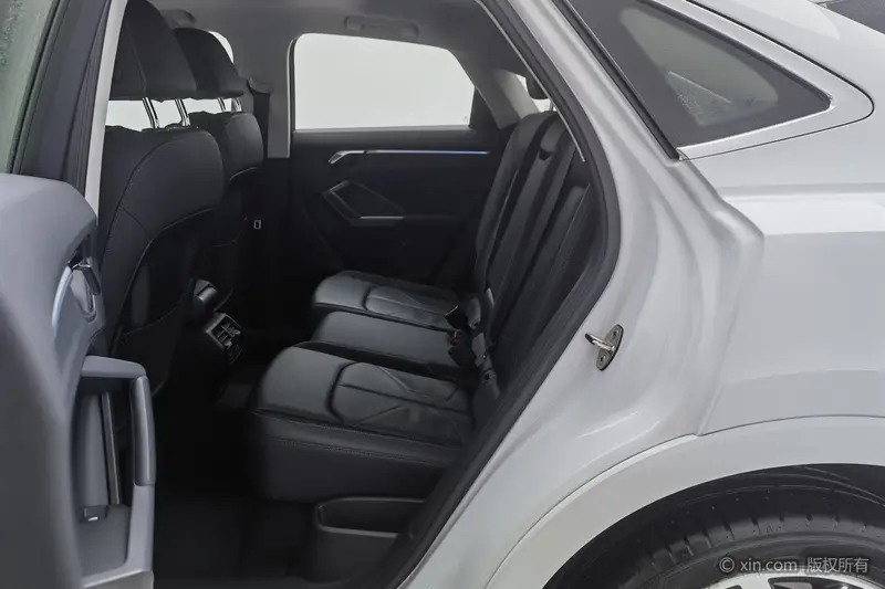 Audi Q3 Sportback — фото 14
