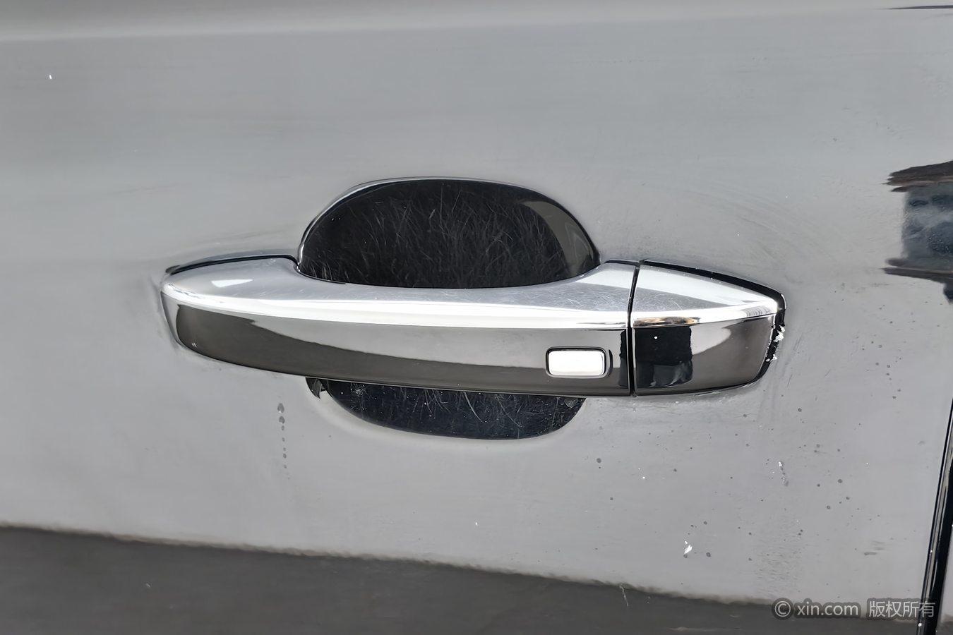 Roewe RX8 2018 30T