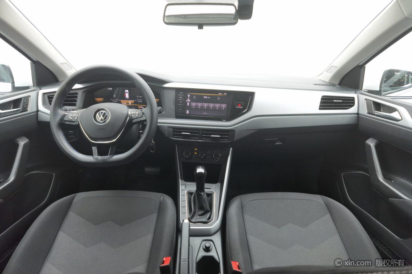 Volkswagen Polo 2023 Белый из Китая, фото 3