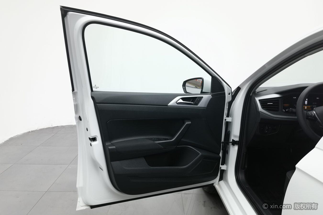 Volkswagen Polo id 4439027 из Китая 14