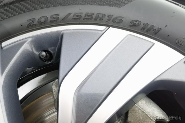 Volkswagen Bora 2023 280 TSI DSG — фото 11