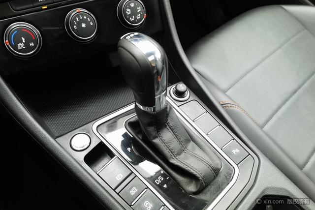 Volkswagen Bora 2023 280 TSI DSG — фото 15