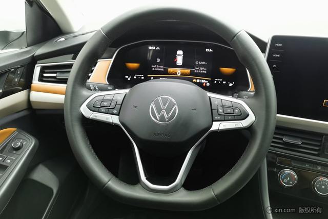 Volkswagen Bora 2023 280 TSI DSG — фото 14