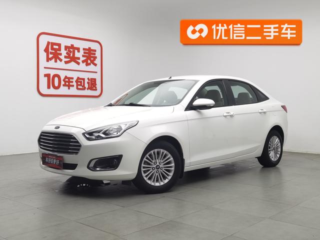 Ford Escort 2015 года выпуска