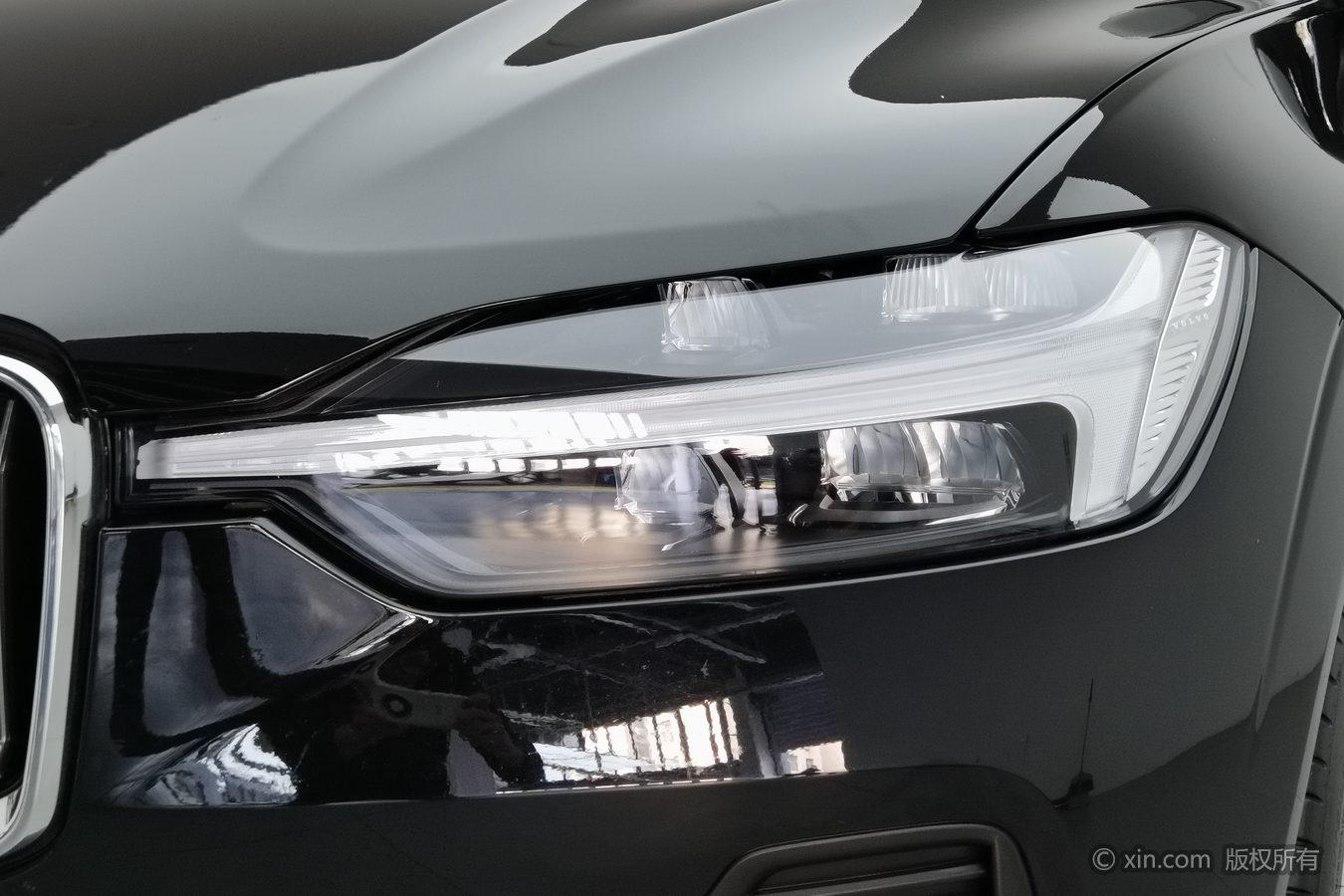 Volvo XC60 PHEV 2024 T8 Luxury