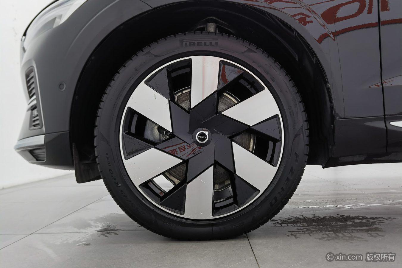Volvo XC60 PHEV 2024 T8 Luxury