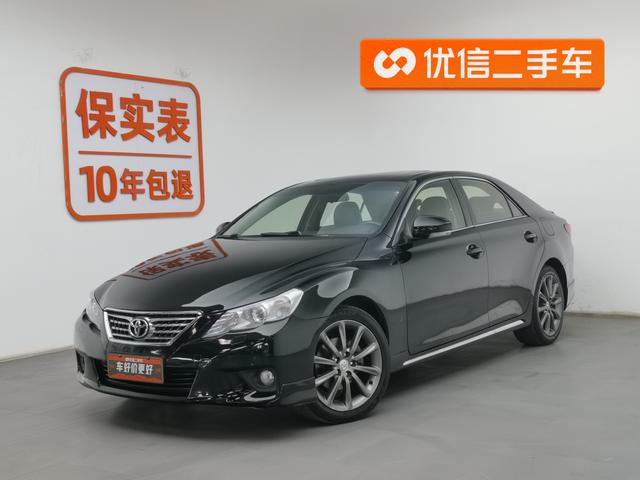 Toyota Mark X 2012 года выпуска