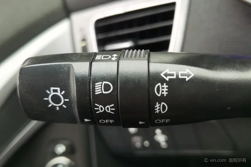 Hyundai 1.6 L MT — фото 10