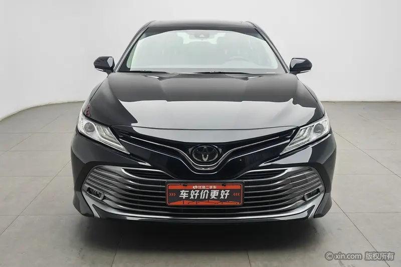 Toyota Camry — фото 2