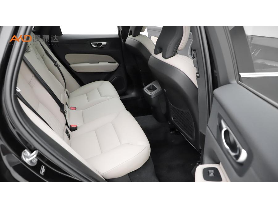 Volvo XC60 2026 B5 Luxury