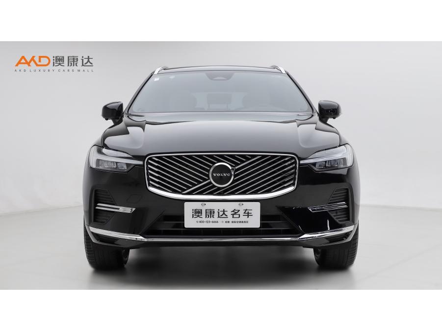 Volvo XC60 2026 B5 Luxury