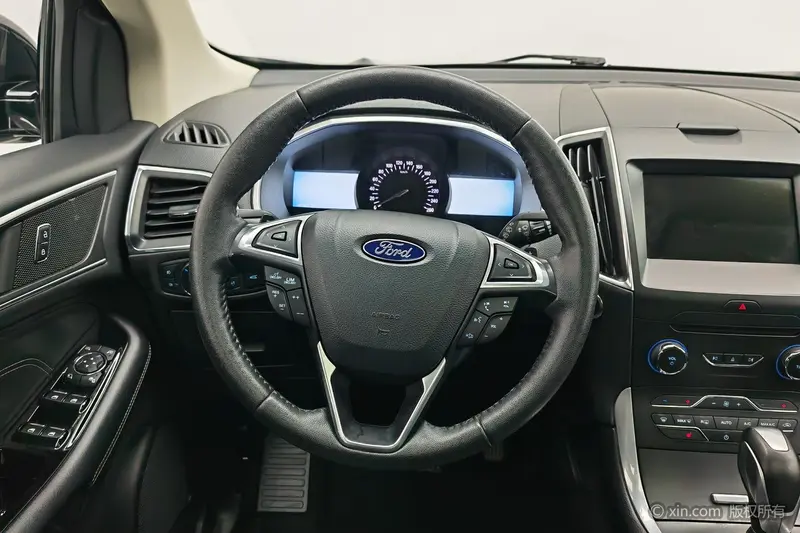 Ford Edge — фото 9