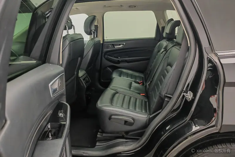 Ford Edge — фото 13