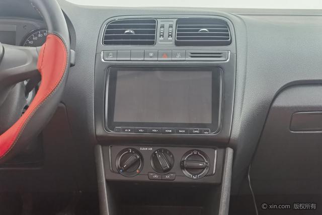 Volkswagen Polo 2018 1.5 L MT — фото 14