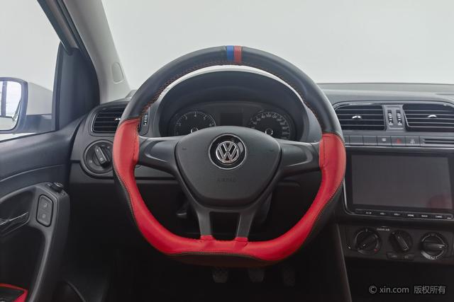 Volkswagen Polo 2018 1.5 L MT — фото 15