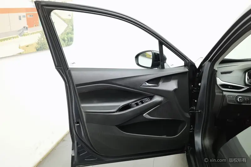 Chevrolet Orlando Redline 530 T (5+2 ) — фото 17