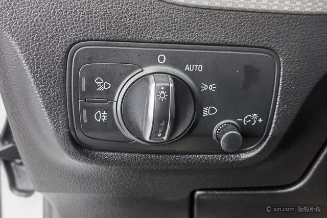 Audi Q2L 2020 35 TFSI — фото 15