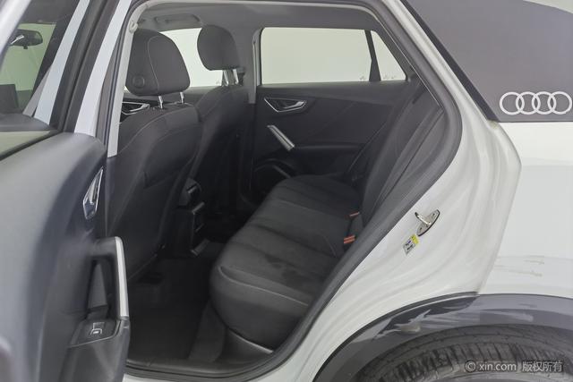 Audi Q2L 2020 35 TFSI — фото 19