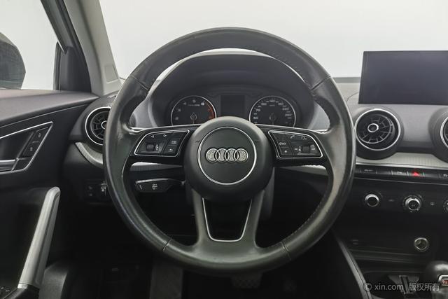 Audi Q2L 2020 35 TFSI — фото 13