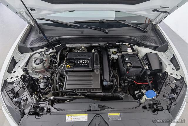 Audi Q2L 2020 35 TFSI — фото 5