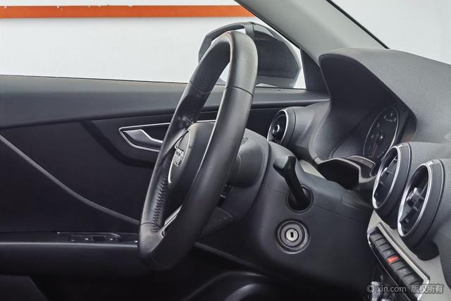 Audi Q2L 2020 35 TFSI — фото 16