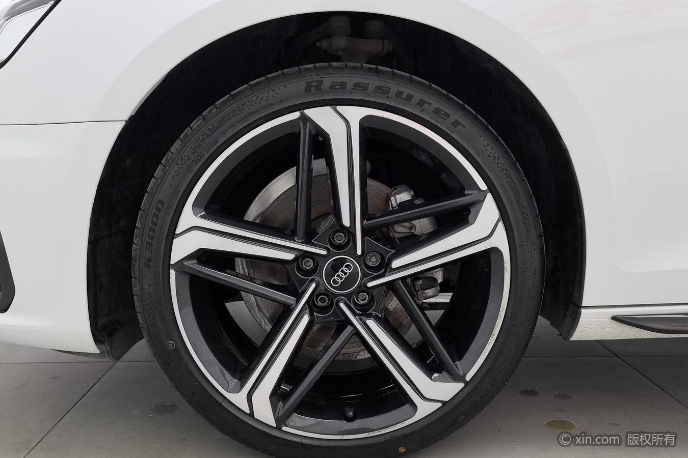 Audi A4L 2024 40 TFSI Luxury
