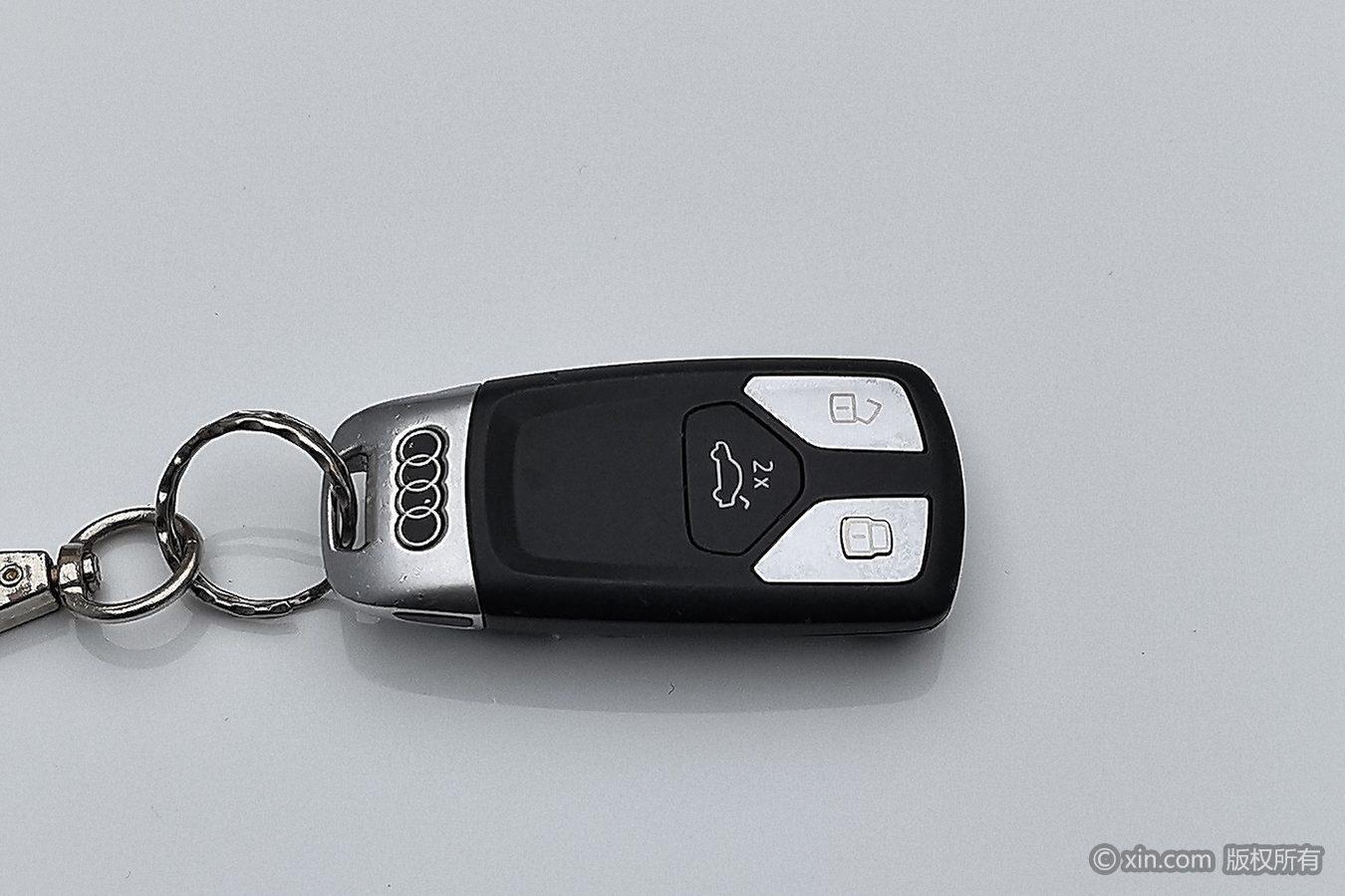 Audi A4L 2024 40 TFSI Luxury