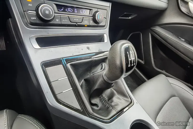 Geely Emgrand 1.5L механика люкс VI — фото 10