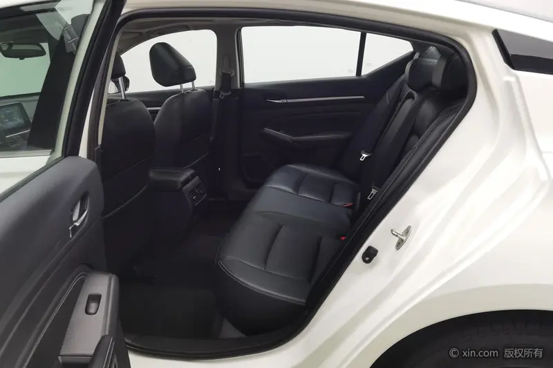 Nissan Teana 2.0 L XL Comfort — фото 15