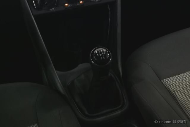 Volkswagen Polo 2018 1.5 L MT — фото 15