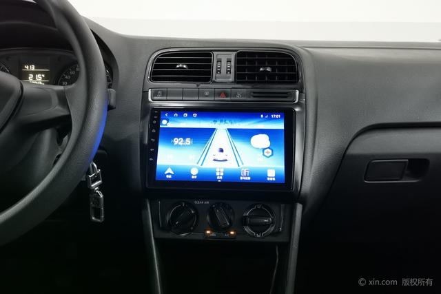 Volkswagen Polo 2018 1.5 L MT — фото 11