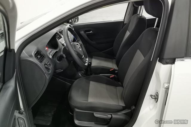 Volkswagen Polo 2018 1.5 L MT — фото 17