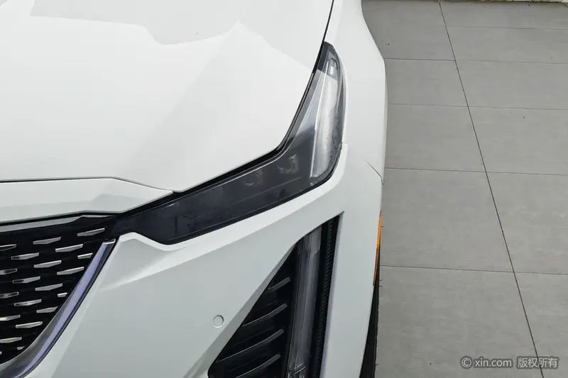 Cadillac CT5 — фото 5