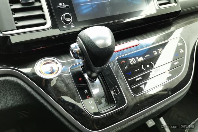 Honda Elysion 2019 2.0 L ·Hybrid — фото 15