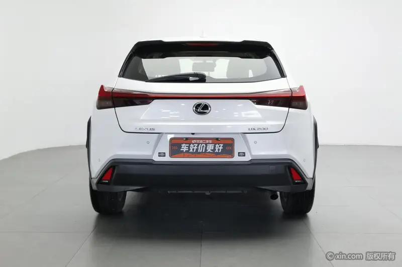 Lexus UX — фото 3