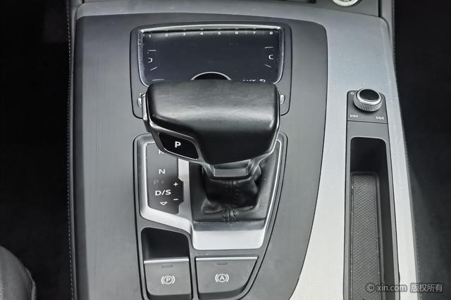 Audi Q5L 2018 40 TFSI V — фото 15