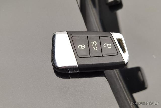 Volkswagen Magotan 2020 330 TSI DSG Leading — фото 6