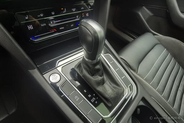 Volkswagen Magotan 2020 330 TSI DSG Leading — фото 15