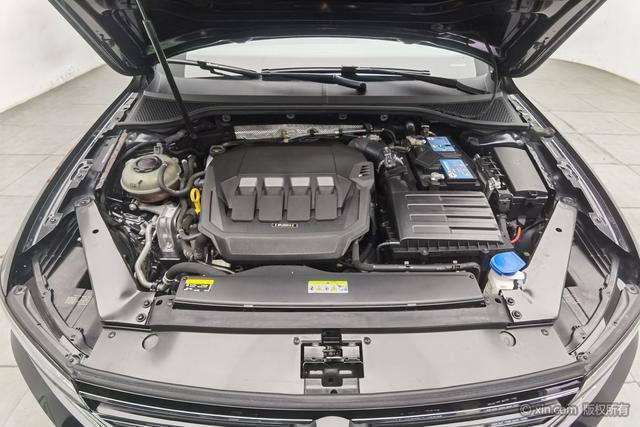 Volkswagen Magotan 2020 330 TSI DSG Leading — фото 5