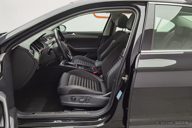 Volkswagen Magotan 2020 330 TSI DSG Leading — фото 17
