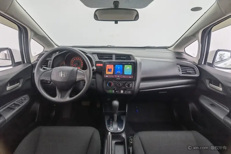 Honda Fit — фото 8