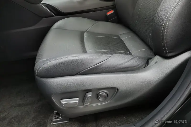 Toyota Harrier — фото 13