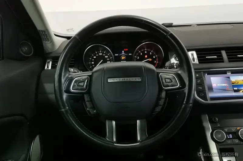 Land Rover Evoque 2.0 T SE — фото 9