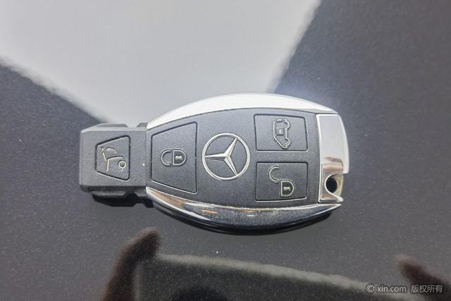 Mercedes-Benz V-Class 2018 V 260 VI — фото 6