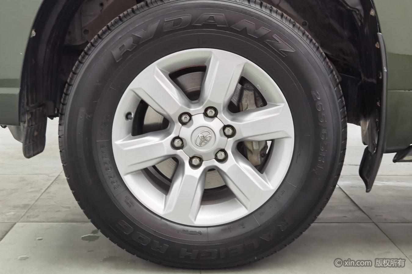 Toyota Land Cruiser Prado 2016 2.7L AT Luxury
