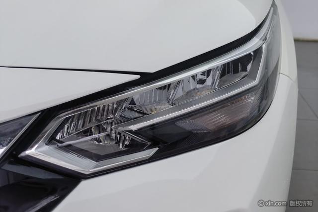 Nissan Sylphy 2022 1.6 L XL CVT — фото 7