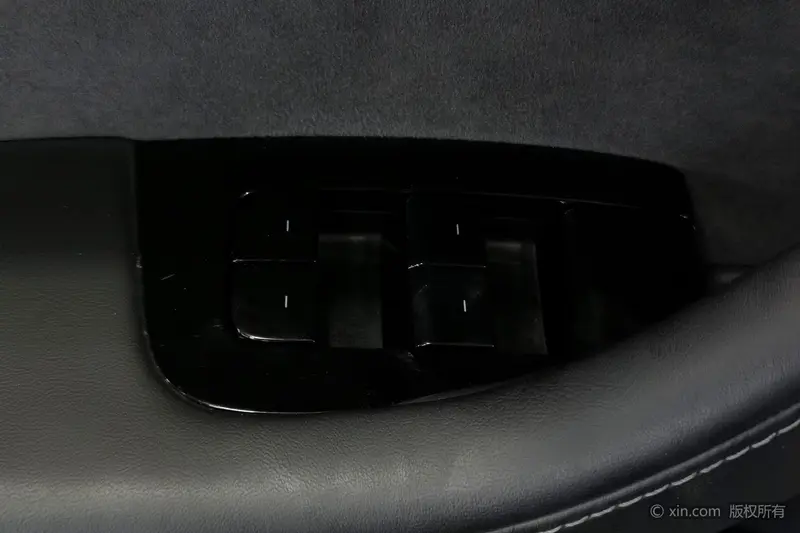 Tesla Model 3 RWD — фото 14