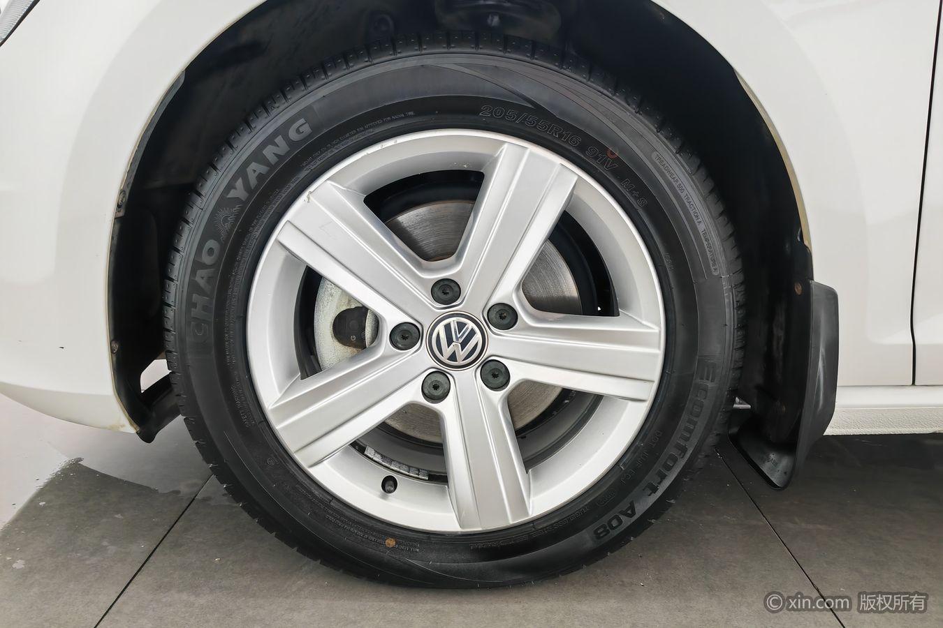 Volkswagen Golf 2015 1.6L AT Comfort