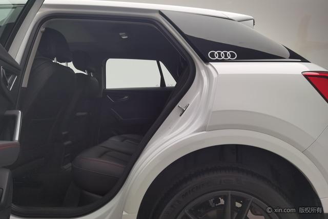 Audi Q2L 2022 35 TFSI — фото 19